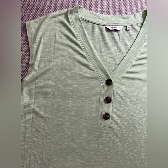 REITMAN’S CUTE LIGHTWEIGHT GREEN TOP NEVER WORN - Picture 6 of 10